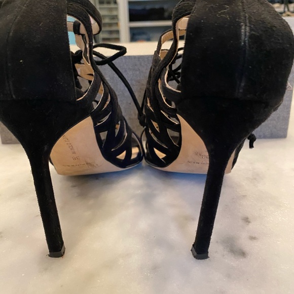 Like New! Manolo Blanhik strappy heel - Picture 5 of 5